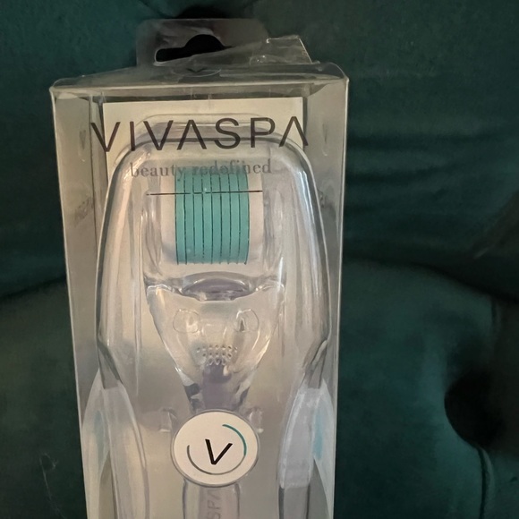 Viva spa Microneedle Facial Roller with 540 .25mm Needles To Rejuvenate Skin - Picture 6 of 12